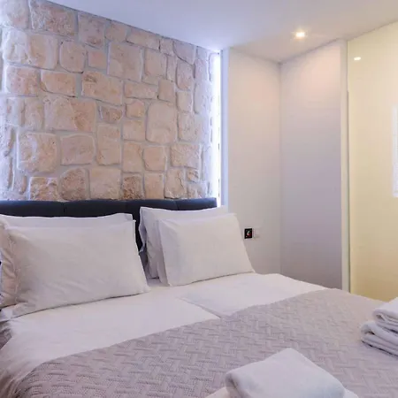 Palace Paulina In 39469 Apartament Novi Vinodolski