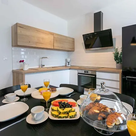 Palace Paulina In 39469 Apartmán Novi Vinodolski